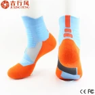 China Die beliebtesten Mode-Stil der Kompression Elite Basketball Socken Hersteller