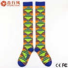 Chine vente chaude en gros en vrac à rayures des hommes d’affaires chaussettes, fabriqués en Chine fabricant