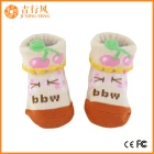 China walk baby sokken leveranciers en fabrikanten groothandel aangepaste rubberen zool babysokjes fabrikant