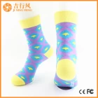 中国 女士彩色棉袜供应商和制造商批发定制女性酷酷的疯狂袜子 制造商