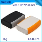 中国 電源エンクロージャは、szomkの9Vバッテリ付きのプラスチックエンクロージャを表示します。AK-H-07b 33 * 78 * 118mm メーカー