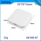 China AK-NW-87 Wireless Gateway Smart Home Control Hub Gummifüße mit strukturiertem Kunststoffgehäuse IoT-Gehäuse 70*70*15 mm Hersteller