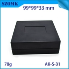 الصين أسود diy الضميمة abs مشروع حالة صناديق منفذ 99 * 99 * 33 ملليمتر البلاستيك مربع المعدات الكهربائية الضميمة ل pcb الصانع