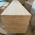 Chine Joint à doigts en bois de paulownia, longueur de 3250 mm pour l'utilisation du cadre de porte fabricant