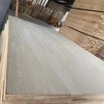 porcelana Paneles pegados con bordes de madera de paulownia de 1220x2440 mm para los tableros del gabinete fabricante