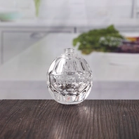 China 60 ml ovale reliëfflesflesje op de markt fabrikant