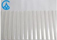 ¿Cuáles son las características de la lámina corrugada de policarbonato?