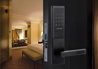 Scopri il futuro della sicurezza: impronta digitale biometrica, password digitale, scheda RFID, serratura senza chiave 4 in 1