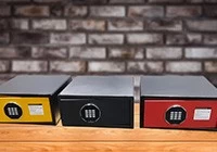 Cassaforte per hotel delle dimensioni di un laptop, con blocco tastiera digitale motorizzata, che migliora la sicurezza delle camere con caratteristiche innovative