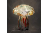 クリスマスイブの魔法: 手作りのガラス製キノコランプがお祭り気分を演出します