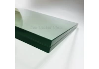 What's the characteristics of laminated safety glass?