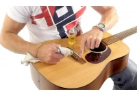 An tSín 20 Tips for Guitar Care déantóir