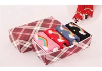 China De legende van Rainbow sokken (drie) fabrikant
