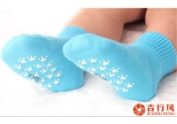 China Wie man Socken für Ihr Baby zu tragen? Hersteller