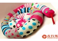 중국 장난감 양말 이야기-뱀, 인형 제조업체