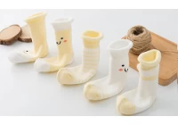 China Por que os bebês gostam de tirar suas meias? Sob quais circunstâncias devem bebês usar meias? fabricante