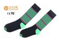 China So verwenden Sie Socken, um verschiedene Ankleidestile miteinander abzustimmen Hersteller