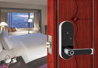 Révolutionnez la sécurité de la maison avec le verrou biométrique par mot de passe pour porte en bois avec lecteur de carte.