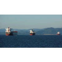 Shocking moment! Two merchant ships encountered eight violent explosions, and the Houthi armed forces launched another sea attack!