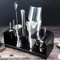 Come scegliere un buon set di shaker per cocktail
