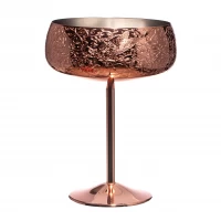 Experimente o charme luxuoso do estilo barroco em uma taça de vinho!
