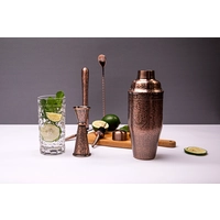 How Many Pieces Does a Cobbler Shaker Have?