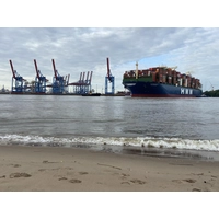 essere rampante! Stretto di Singapore, altri tre pirati in 6 ore!