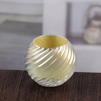 Chine Petits bougeoirs en verre porte-bougies décoratifs en vrac fabricant