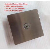 China Kundengebundene 180 Grad-Quadrat-Edelstahl-Glasklammer-Hardware Hersteller