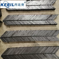 China Peças sobressalentes de usinagem CNC personalizadas e produtos de estampagem de chapas metálicas fabricante