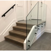 Chine Grossiste professionnel Fabriqué Matière métallique Standoff Stair Balcon d'escalier en acier inoxydable fabricant