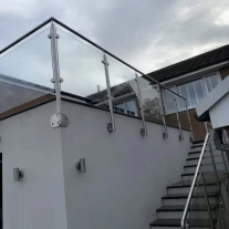 China Mordern Exterior Handrail Baluster Laminated Deck Balcony Glass Railing Design manufacturer