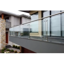 Chine Poteau de balustre carré en acier inoxydable pour balcons en verre fabricant