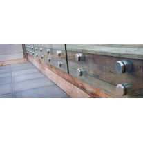 Chine Acier inoxydable 316 diamètre d'étanchéité en verre 30mm pour montage en bois conception de rails sans cadre fabricant