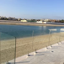Κίνα από ανοξείδωτο χάλυβα 316 γυαλί στρόφιγγα για την περίφραξη της πισίνας από σκυρόδεμα ή καταστρώματα ξυλεία frameless ποτήρι κιγκλίδωμα κατασκευαστής