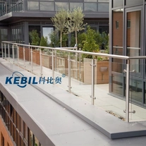 China Balaustrada de vidro de elementos arquitetônicos modernos, trilhos de vidro de aço inoxidável para uso em hotéis e exteriores fabricante
