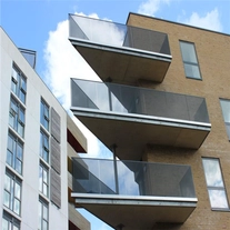 Κίνα Aluminium Security Balustrades Aluminum Metal Frameless Profile U Channel Clamp Glass Railing κατασκευαστής