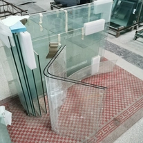 China Custom design Curved clear tempered glass Hersteller