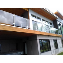 Chine Systèmes de balustrade en verre de 10mm de 10mm et à 12 mm fabricant