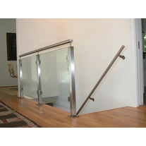China Balustrade Vierkantpfosten Glasgeländer Hersteller