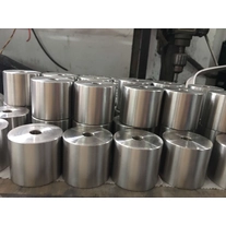 Cina Staffe di fissaggio in vetro braccio di ferro in acciaio inox per i disegni ringhiera pannelli di vetro terrazza produttore