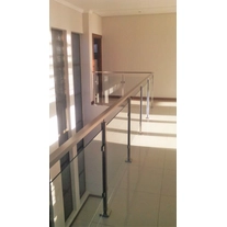 China terrace railing designs stainless steel glass balustrade squae post handrail design manufacturer