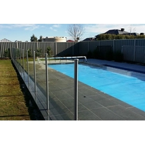 Cina Palo in alluminio e raccordi per piscina o balcone produttore