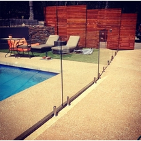 Κίνα Round base plate stainless steel spigot for frameless glass fence κατασκευαστής