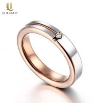 Chine Incroyable Bandes de mariage à plateau de tungstène en or rose de 4 mm de hauteur avec pierre blanche cz fabricant
