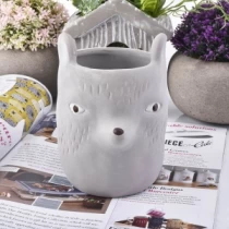 China Hoge kwaliteit creativiteit keramische kandelaar witte beer vorm klei container woondecoratie fabrikant