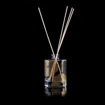 China Luxury empty glass oil aroma reed diffuser bottle fragrance manufacturer