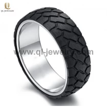 porcelana Alta calidad de 8mm Hombre negro de fibra de carbono tortura banda de boda forjada anillo negro de fibra de carbono China proveedor fabricante