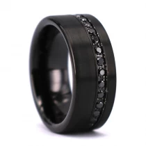 porcelana China Alianzas de boda únicas para hombres de 8 mm Anillo de tungsteno cepillado negro plano con círculo de piedras CZ negras Fabricantes fabricante