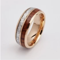 Cina Anello di tungsteno in stock Popolare Anello da uomo in carburo di tungsteno con cupola da 8 mm in oro rosa lucido con intarsio di meteorite e legno Produttore cinese produttore